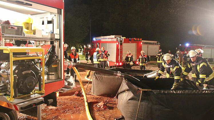 Eindrücke vom Brand in Haard in der Nacht auf Sonntag. Foto: Ralf Ruppert