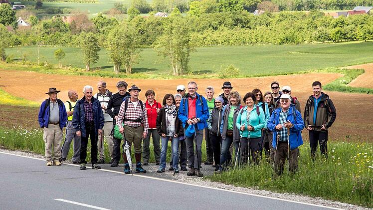 Die Teilnehmer der Reuther Gedächtniswanderung Foto: pr