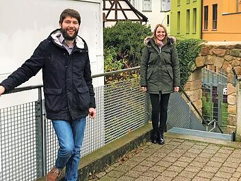 Steffen Hofmann, Denise Fritzmann sowie Bürgermeister Andreas Hügerich (v. l) versprechen sich viel vom kostenlosen Parken. Foto: privat