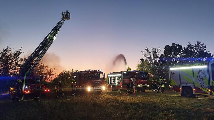 Vegetationsbrand bei Marloffstein (Kreis Erlangen-Höchstadt) am Montag, 8. August 2022