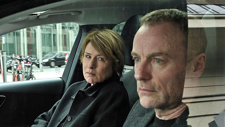 Bonard (Corinna Harfouch) und Robert Karow (Mark Waschke) führen die Ermittlungen rund um einen toten Fahrradkurier zur in Berlin ansässigen Bundesdruckerei, in der Deutschland sein Geld und hochoffizielle Dokumente wie Personalausweise oder Reisepässe herstellt.