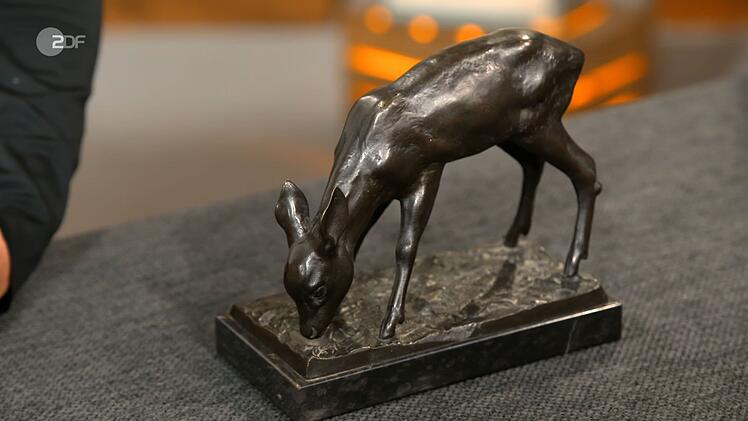 Eine Bronzefigur mit Eisen stellte ein Rehkitz dar. Das Ehepaar Gabriele und Uwe erhoffte sich 100 Euro.
