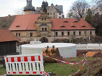 Wie es mit dem Löschwasserbehälter im historischen Ortskern von Wernstein weiter geht, ist auch nach der Gemeinderatssitzung am Montagabend unklar. Foto: Jürgen Gärtner