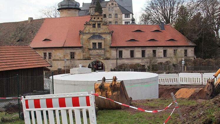 Wie es mit dem Löschwasserbehälter im historischen Ortskern von Wernstein weiter geht, ist auch nach der Gemeinderatssitzung am Montagabend unklar. Foto: Jürgen Gärtner