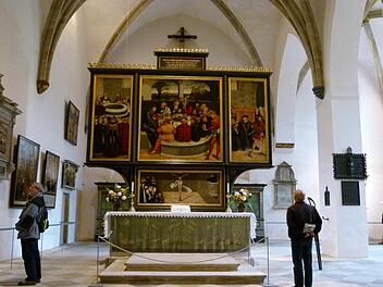 5.Wer die Stadtkirche St. Marien in Wittenberg betritt, wird sofort gefangen genommen von dem großen Reformationsaltar, den Vater und Sohn Cranach geschaffen haben. Foto: Marioan Krüger-Hundrup