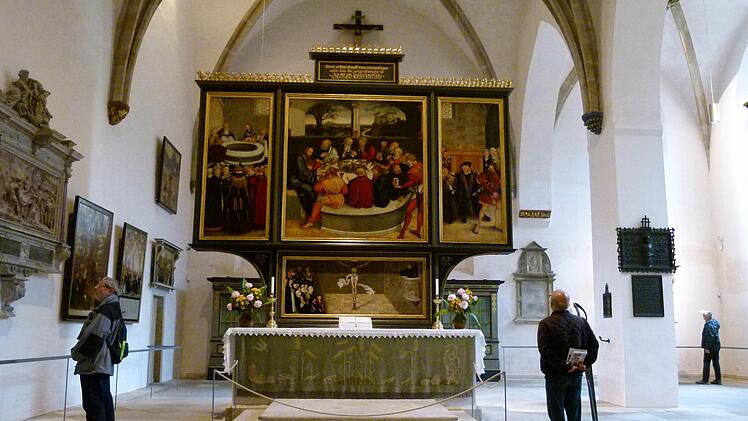 5.Wer die Stadtkirche St. Marien in Wittenberg betritt, wird sofort gefangen genommen von dem großen Reformationsaltar, den Vater und Sohn Cranach geschaffen haben. Foto: Marioan Krüger-Hundrup