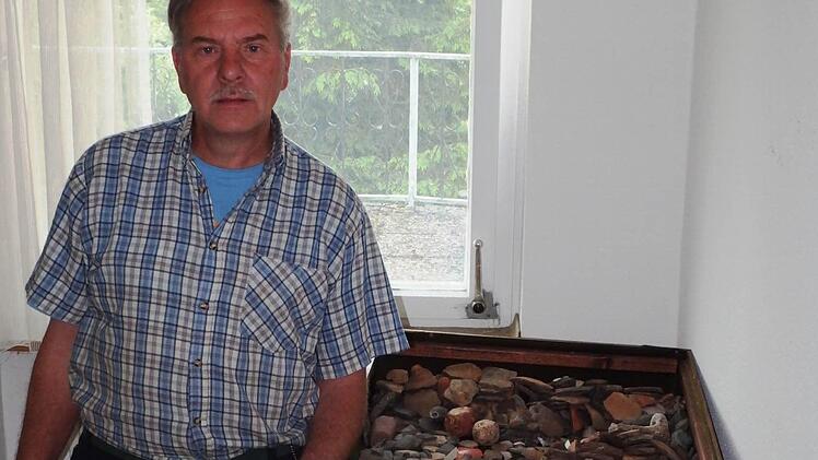 Wolfgang Bühringer stellt seine archäologische Sammlung dem Heimat- und Vorgeschichtsmuseum in Poppenlauer zur Verfügung, um es der Öffentlichkeit zugänglich zu machen.  Foto: privat