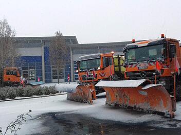 Jetzt geht's los: Die Besatzungen der Räumfahrzeuge der Coburger Straßenmeisterei werden in dem kommenden Tagen jede Menge zu tun bekommen - zumindest dann, wenn der Wetterbericht zutrifft. Foto: Straßenmeisterei Coburg