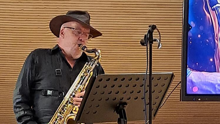 Friedbert Heckmann am Saxofon.
