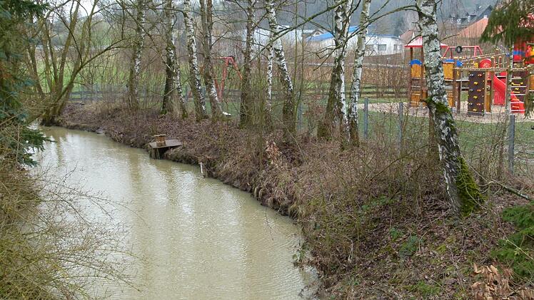 Dem Wunsch der Rother Bürger auf ein Flussbad im Füllbach am Kinderspielplatz wurde eine Absage erteilt.