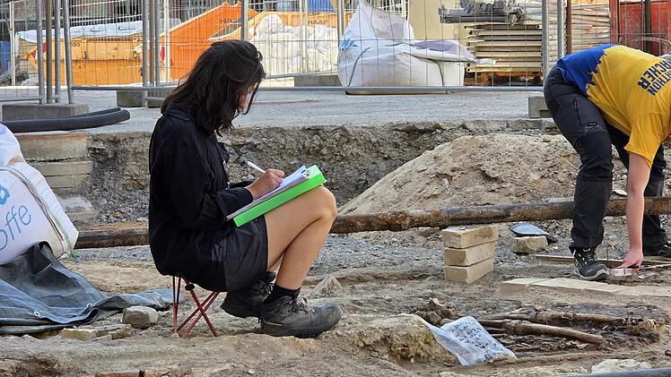 W&uuml;rzburg:  Arch&auml;ologen finden menschliche Knochen auf Festung Marienberg