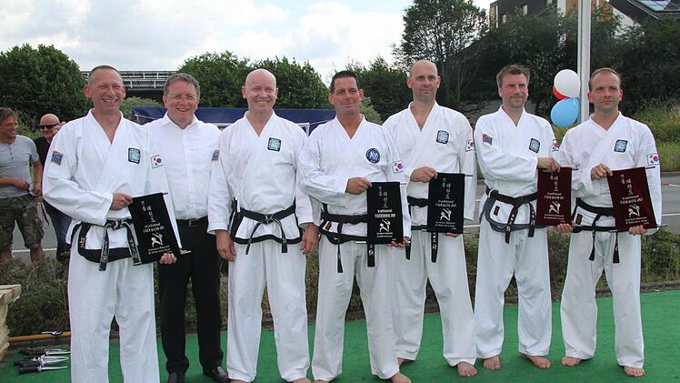 Zum Jubiläum kamen befreundete Taekwon-Do-Schulen aus Kempten, Garching bei München, Volkach, Sonthofen und Eckental.