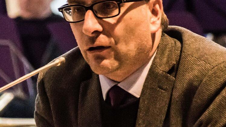 Anselm Hartinger, Direktor des Geschichtsmuseum Erfurt, moderierte das Konzert in der Coburger Morizkirche.Foto: Jochen Berger