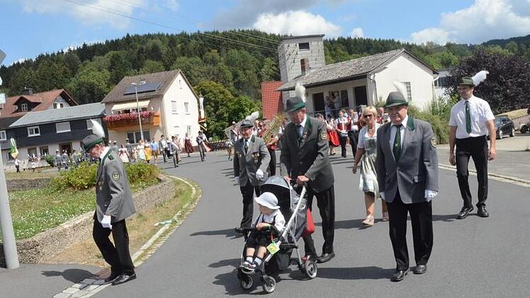 Die Pressiger hatten die Jüngsten im Kinderwagen dabei.