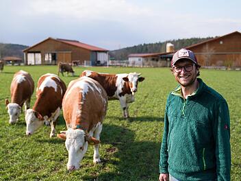 Ob seine Kühe künftig alleine wieder den Weg zum Melken in den Stall gehen werden, weiß Landwirt Michael Sack noch nicht.