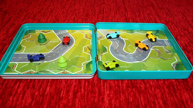 Pole Position im Test - magnetisches Rennwagen-Reisespiel
