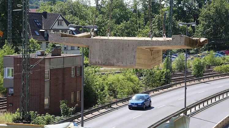 Die Arbeiten laufen neben der B4 in Coburg - auch wenn es hier nicht so aussieht. Foto: Simone Bastian