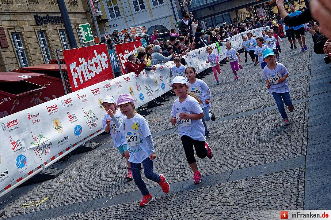 Weltkulturerbelauf 2017 in Bamberg: Der Zieleinlauf am Maxplatz