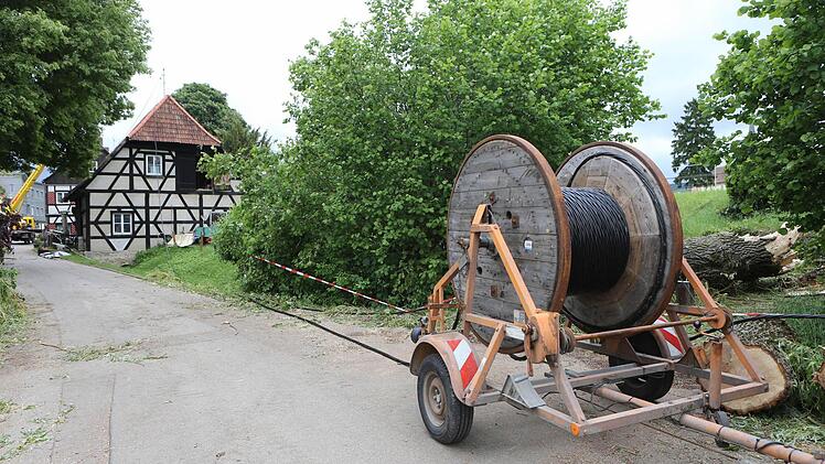 Provisorische Kabel hielten die Stromversorgung aufrecht Foto: Matthias Hoch