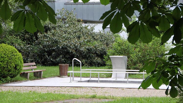 Das Kneippbecken an der Georgi-Halle liegt direkt nebenan. Foto: Ulrike Müller