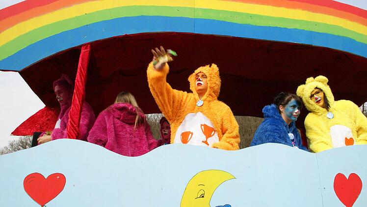 Ob es die Glücksbärchis waren, die dem Althütter Faschingszug das schöne Wetter bescherten?