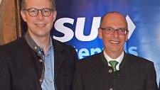 CSU-Generalsekretär Markus Blume (links) beglückwünschte Landrat Christian Meißner für 30- jährige Mitgliedschaft.  Foto: Alfred Thieret