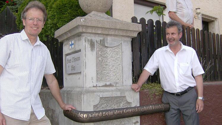 Wolfram von Bieren (l.) und Bürgermeister Hans-Jürgen Nekolla Petra Malbrich