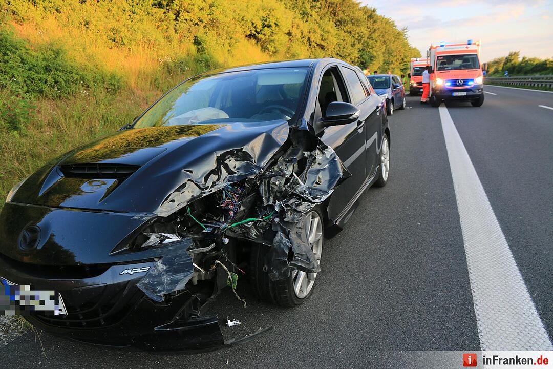 Fünf Verletzte bei Unfall auf A73