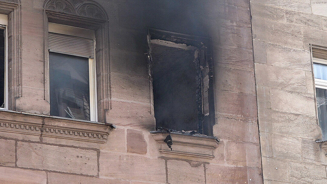 Wohnung geht in Flammen auf