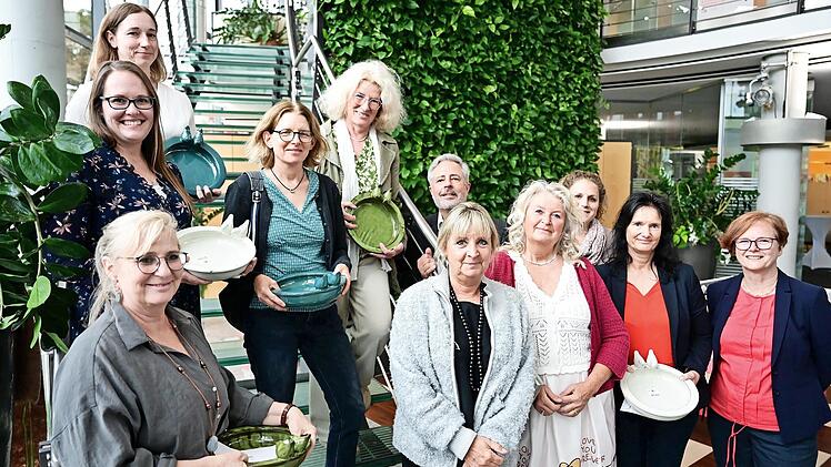 Die Verantwortlichen der Schulgärten im Landkreis Forchheim nahmen die Preise entgegen.