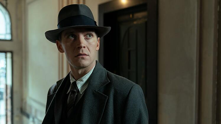 Ermittler Jan Morava (Jonas Nay) versucht inmitten des Chaos, die Menschlichkeit zu bewahren.