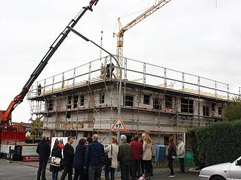 Für den neuen Paul-Gerhardt-Kindergarten wurde am Dienstag Richtfest gefeiert. Fotos: Jochen Nützel