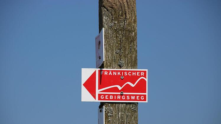 Ein Abschnitt der Wanderstrecke zwischen Schirradorf und Wonsees ist Teil des Fränkischen Gebirgswegs. Mirjam Stumpf