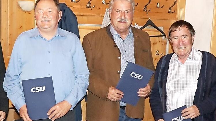 Bei den Ehrungen (von links): Udo Martin (25 Jahre), Manfred Schardt (35) und Nikolaus Faber (35)