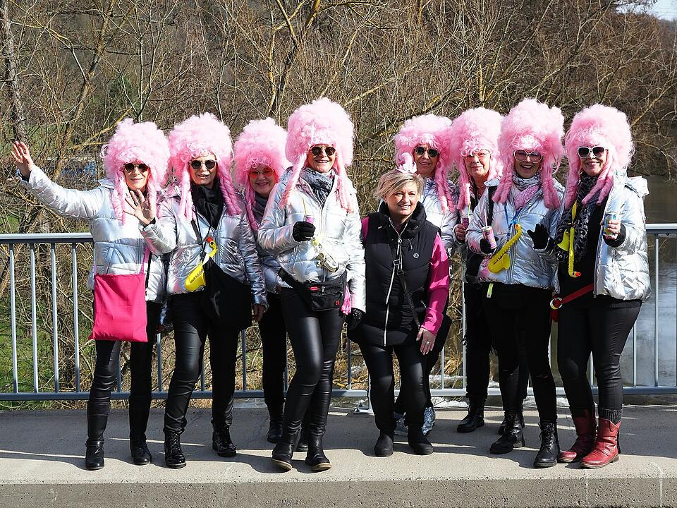 Buntes Faschingstreiben lockte tausende Besucher an.