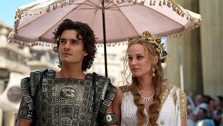 Die Beziehung zwischen Paris (Orlando Bloom) und Helena (Diane Kruger) ist der Ausgangspunkt eines Krieges.