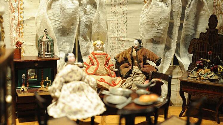 Wohl eines der ältesten Exponate: Die Biedermeier-Puppenstube aus der Sammlung Schütze. Es ist ein Familienerbstück.