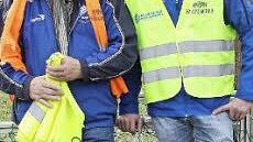 Die "alte Garde" des FC Oberhaid, v. l.: Lothar Dressel, der Leiter des Ordnungsdienstes, und Uwe Dotterweich, Mitglied des Vorstandes