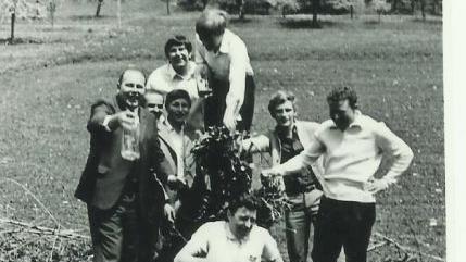 Die Weißenoher und Kinsauer beim ersten Treffen;  links  ist Hans Schütz, damals Jugendleiter. Foto: privat