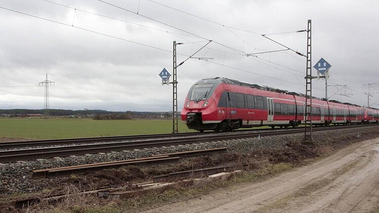 Die Bahn baut.  Foto: Josef Hofbauer