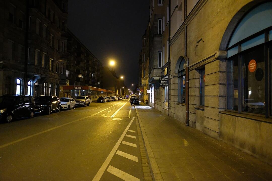 Nürnberg: Drei Frauen niedergestochen - Täter auf der Flucht