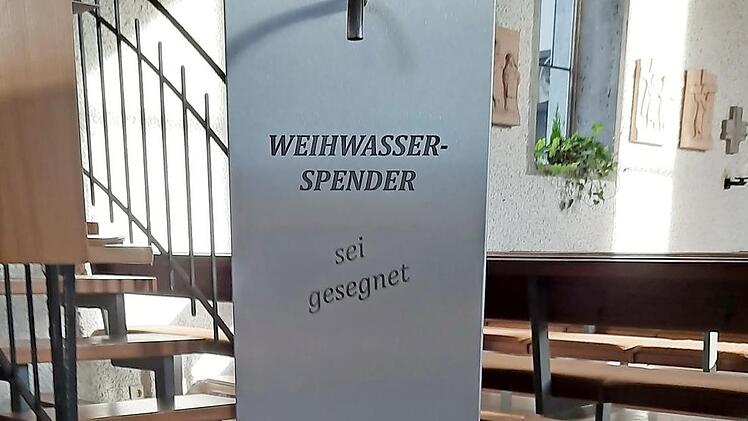 Gott sei Dank - jetzt gibt es wieder Weihwasser ...