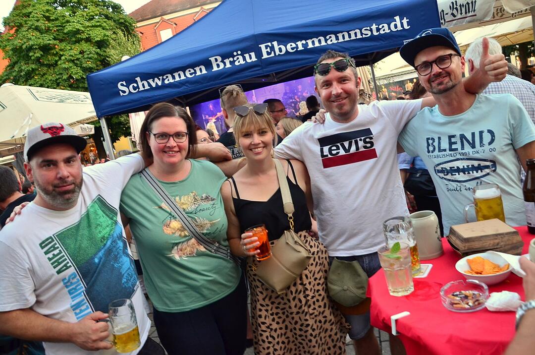 Auf dem Marktplatz Ebermannstadt wird gefeiert!