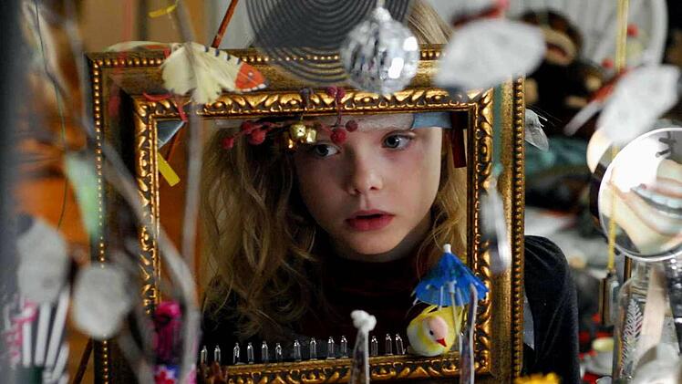 Mit gerade einmal neun Jahren ergatterte Fanning ihre erste Hauptrolle in "Phoebe im Wunderland" (2008).