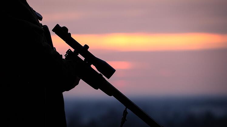 J&auml;ger mit Waffe