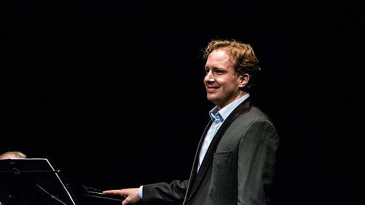 Der Tenor David Zimmer und Claudio Rizzi am Flügel gestalteten einen Liederabend im Theater in der Reithalle.