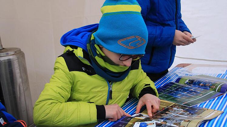 Insgesamt gibt es 411 Bildchen zu sammeln.   Foto: Andreas Hofbauer