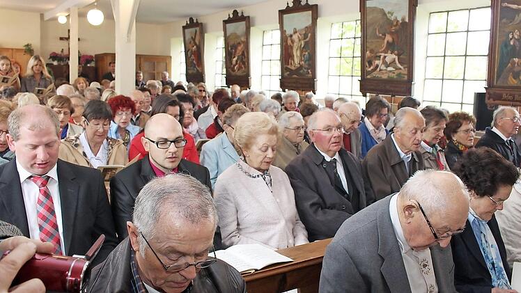 In der Notkirche gab es keinen freien Platz mehr.