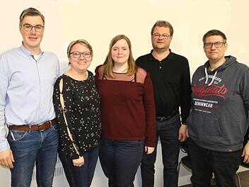 Neuwahlen standen beim Musikverein Oerlenbach  an (von links): Vorsitzender Hubert Kuhn,  stellvertretende Vorsitzende Martina Straub, Schriftführerin Franziska  Distler, Kassier Andreas Kiesel und der Geschäftsführer der  Trachtenkapelle, Marcel Distler. Foto: Dieter Britz