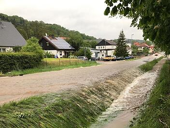 Eine echte Wasserstraße - die B 22 in Ebrach Foto: Konrad Götz